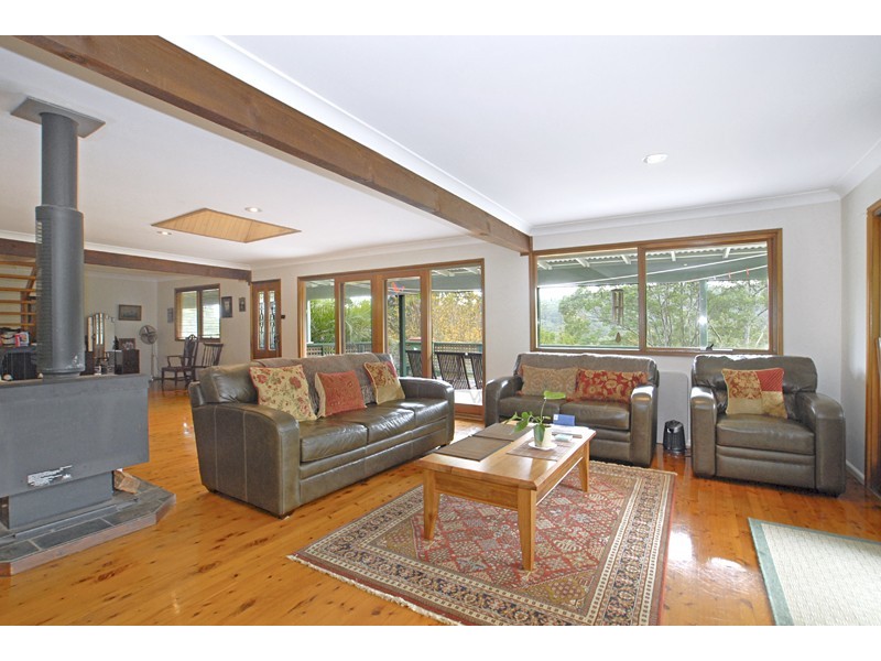 230 Oak Road, Matcham NSW 2250