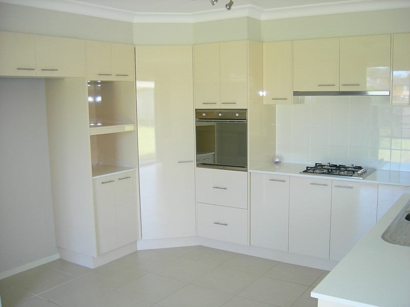 10 Wadi Close, Bateau Bay NSW 2261