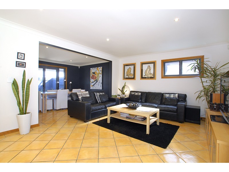 14 Bluewave Crescent, Forresters Beach NSW 2260
