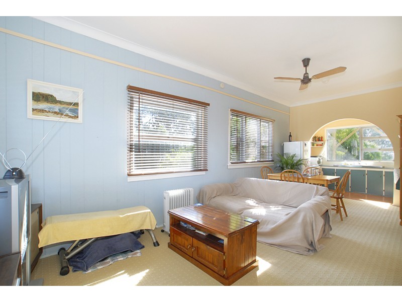 42 Berne Street, Bateau Bay NSW 2261