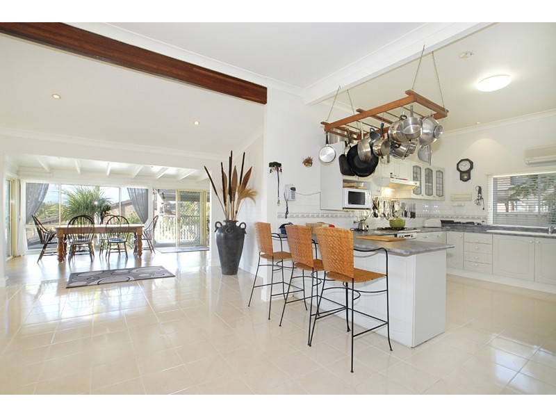 32 Promenade Avenue, Bateau Bay NSW 2261