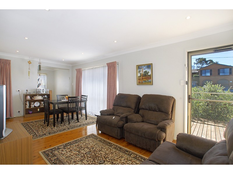 47 Valley View Road, Bateau Bay NSW 2261