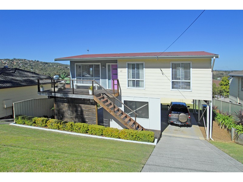 41 Valley View Rd, Bateau Bay NSW 2261