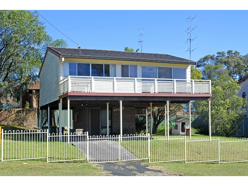13 Curzon Avenue, Bateau Bay NSW 2261
