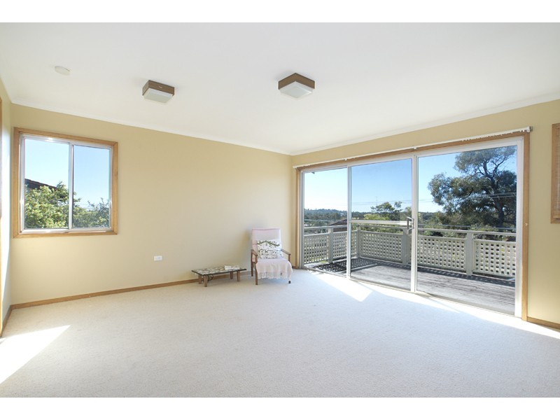 13 Curzon Avenue, Bateau Bay NSW 2261