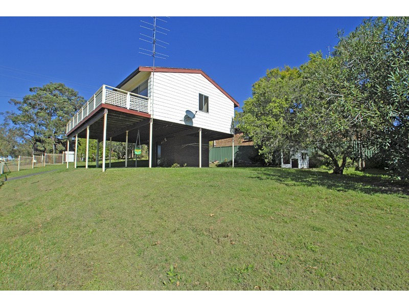 13 Curzon Avenue, Bateau Bay NSW 2261