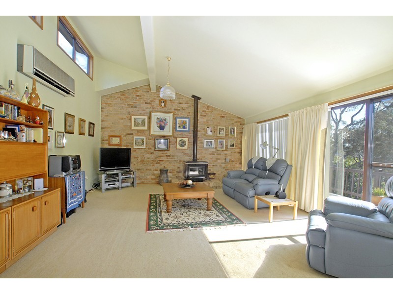 10 Pasadena Avenue, Bateau Bay NSW 2261