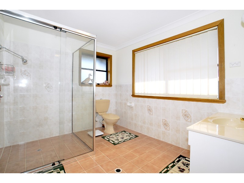 20 Kalakau Ave, Forresters Beach NSW 2260