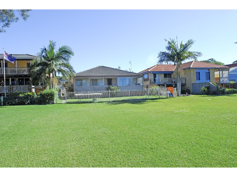 17 Hinemoa Avenue, Killarney Vale NSW 2261
