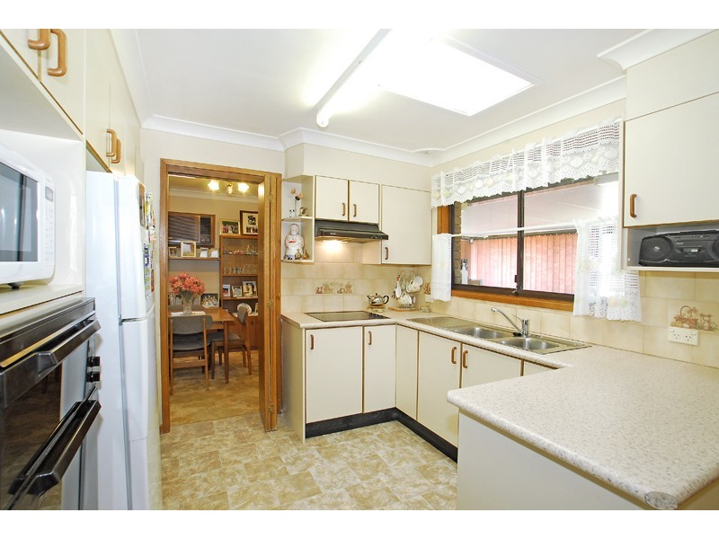 10 Promenade Avenue, Bateau Bay NSW 2261