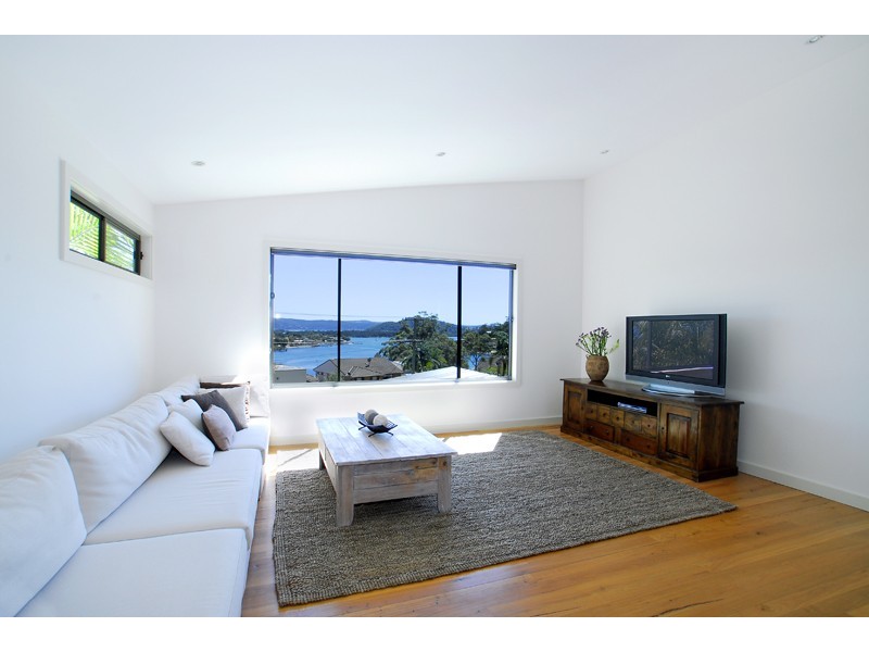 4 Empire Bay Dr, Daleys Point NSW 2257