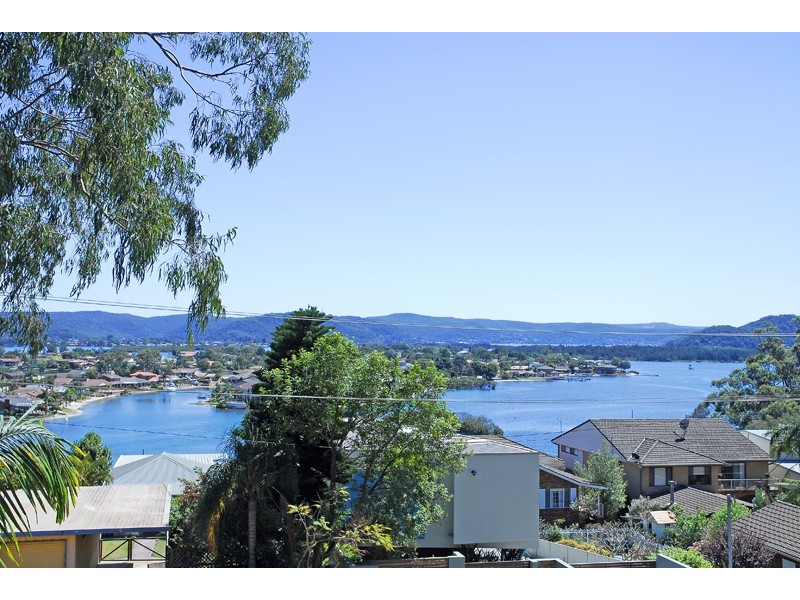 4 Empire Bay Dr, Daleys Point NSW 2257