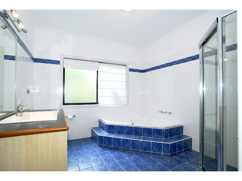 105 Lakeshore Drive, North Avoca NSW 2260