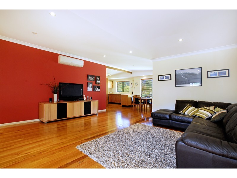 4 Lakedge Avenue, Berkeley Vale NSW 2261