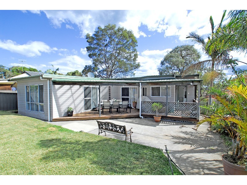 11 Macauley Avenue, Bateau Bay NSW 2261