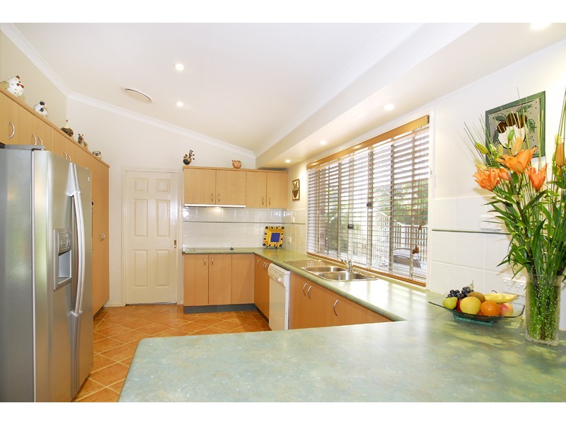 16 Sunbeam Place, Erina NSW 2250