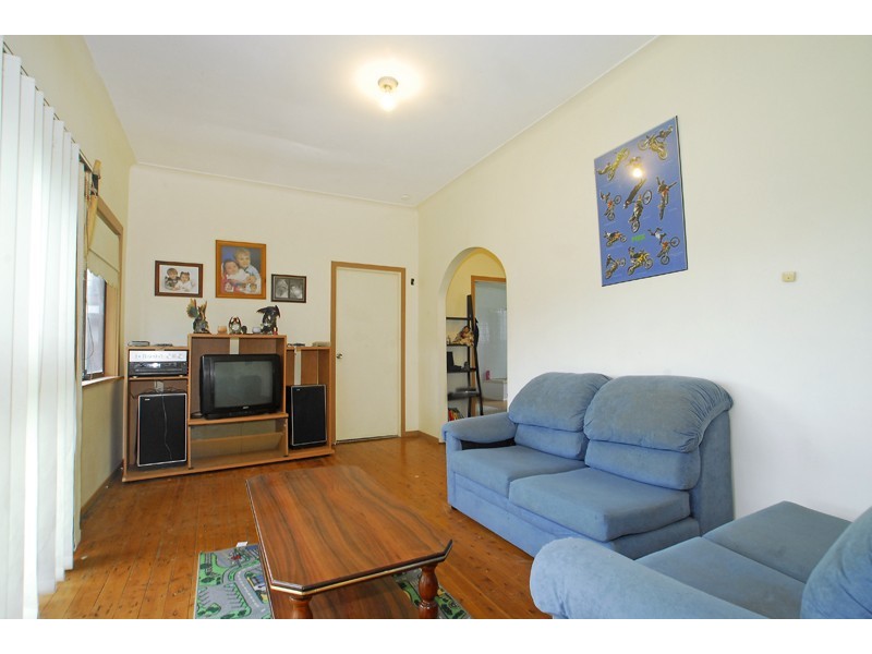 951 The Entrance Rd, Forresters Beach NSW 2260