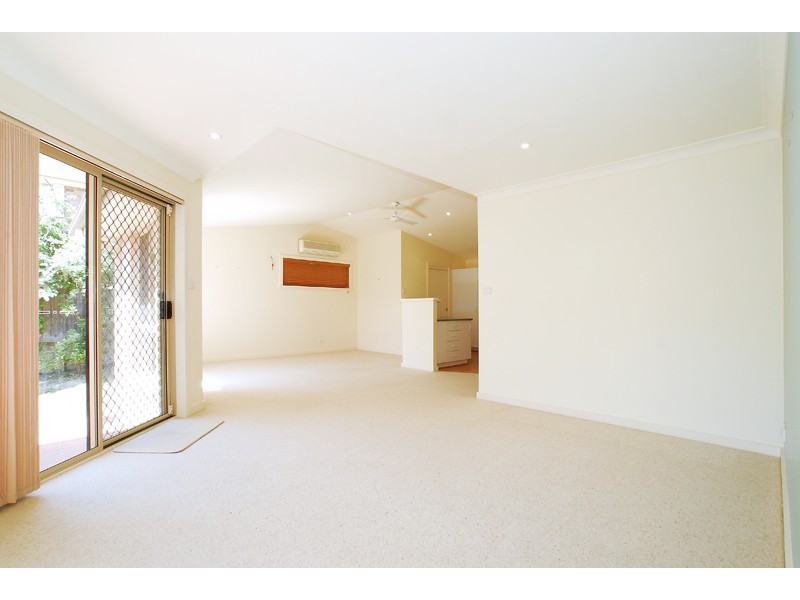2/27 Salisbury Street, Terrigal NSW 2260