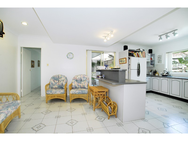 1/14 Holmes Rd, Terrigal NSW 2260