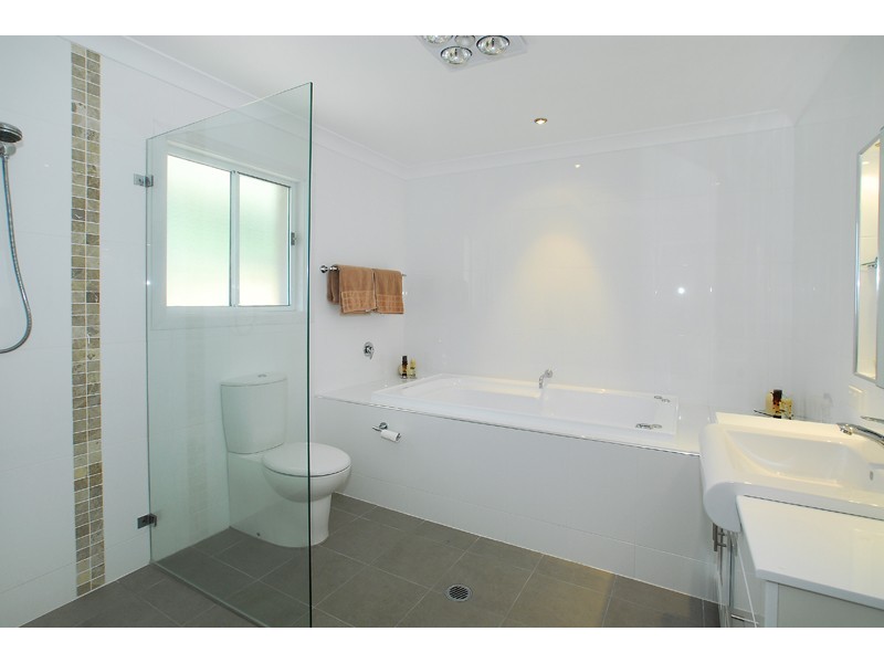 7 Plymouth Drive, Wamberal NSW 2260