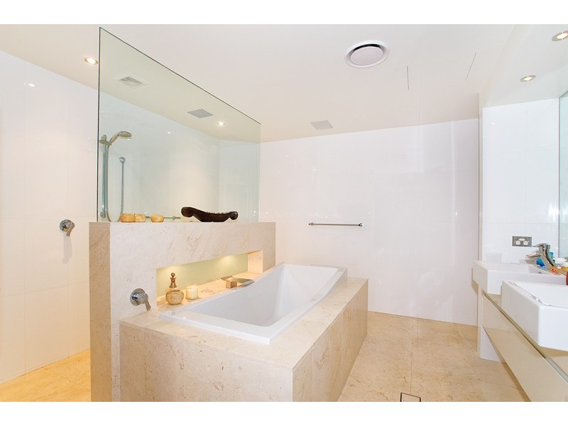 2/15-17 Painters Lane, Terrigal NSW 2260