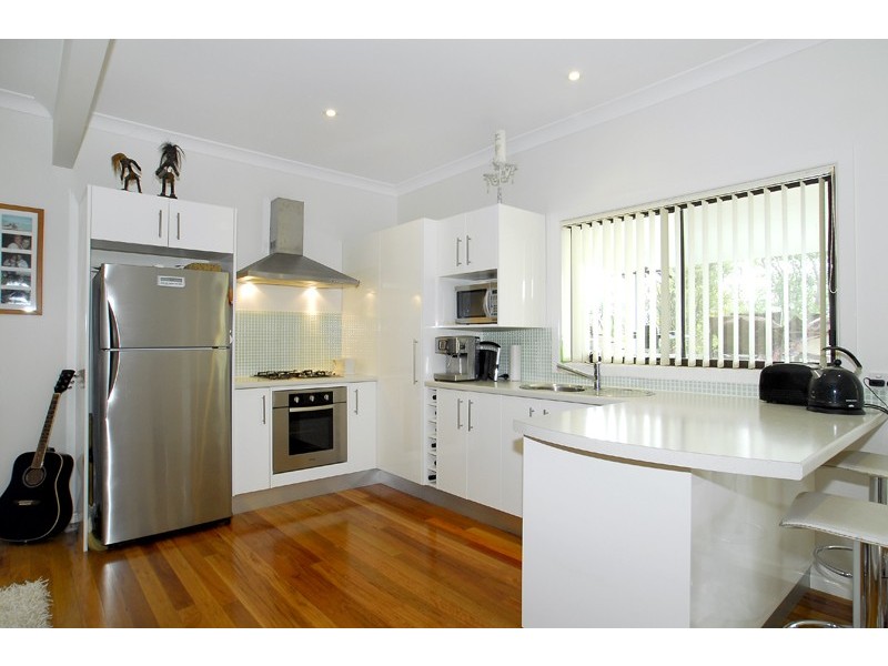 17 Berne Street, Bateau Bay NSW 2261