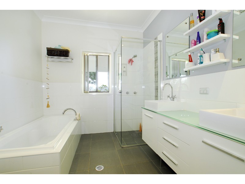 17 Berne Street, Bateau Bay NSW 2261