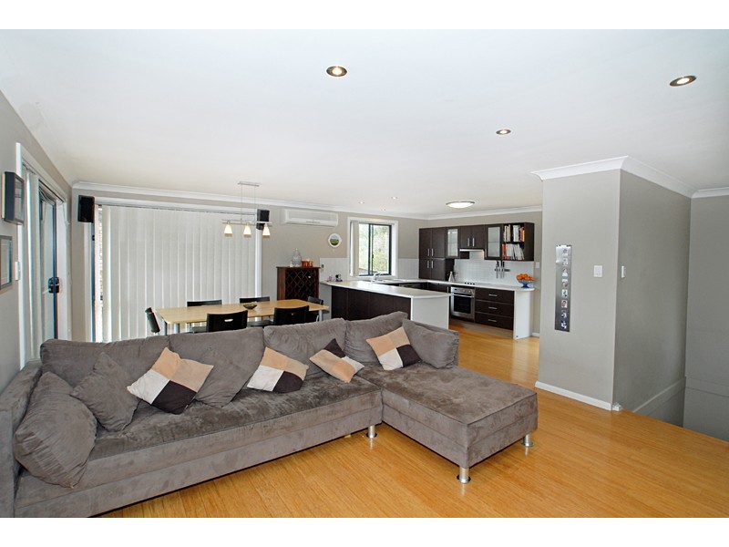 10 Maesfield Road, Bateau Bay NSW 2261