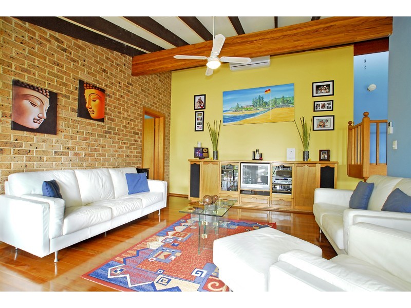 4 Seaspray Close, Bateau Bay NSW 2261