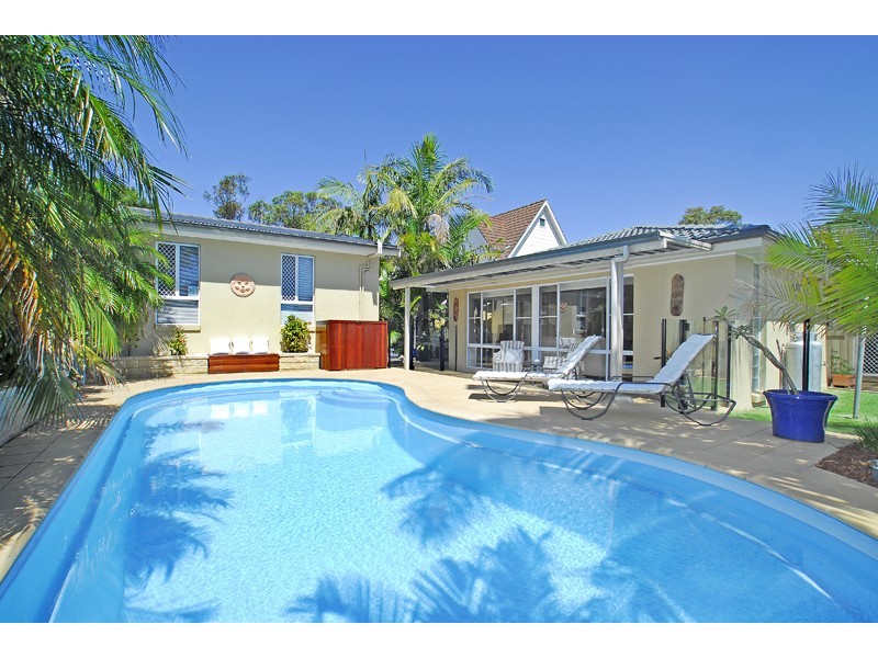 1 Waratah Street, Bateau Bay NSW 2261