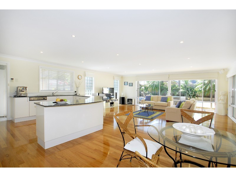 1 Waratah Street, Bateau Bay NSW 2261