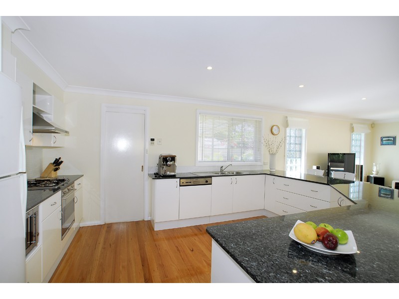 1 Waratah Street, Bateau Bay NSW 2261