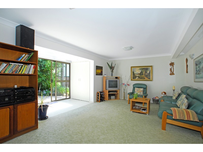 1 Jonathon Close, Bateau Bay NSW 2261