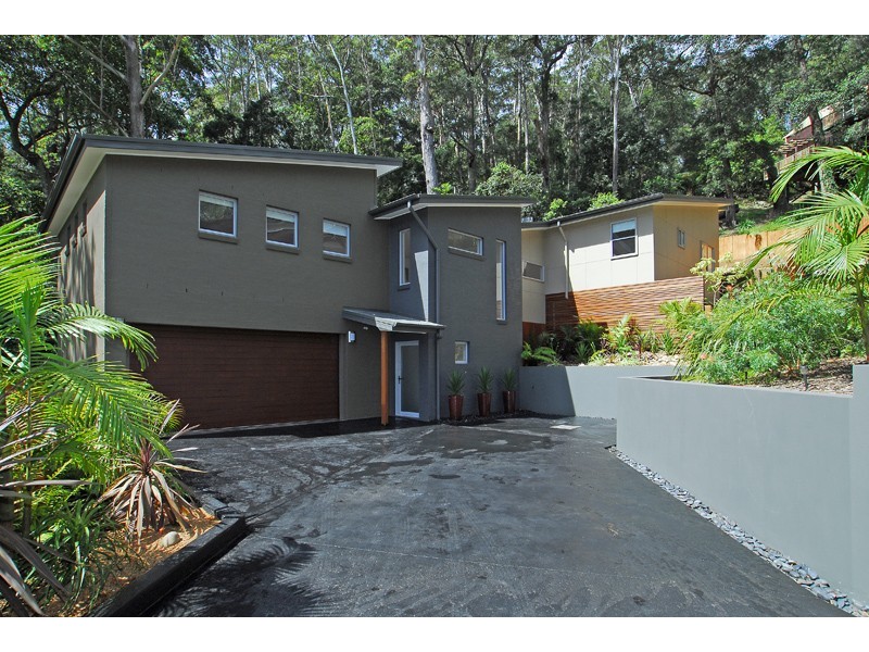 105a Lake Shore Dr, North Avoca NSW 2260