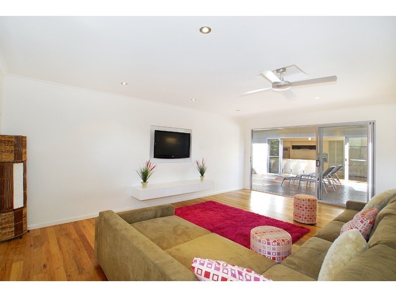 105a Lake Shore Dr, North Avoca NSW 2260