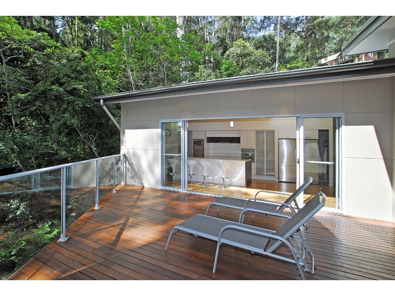 105a Lake Shore Dr, North Avoca NSW 2260