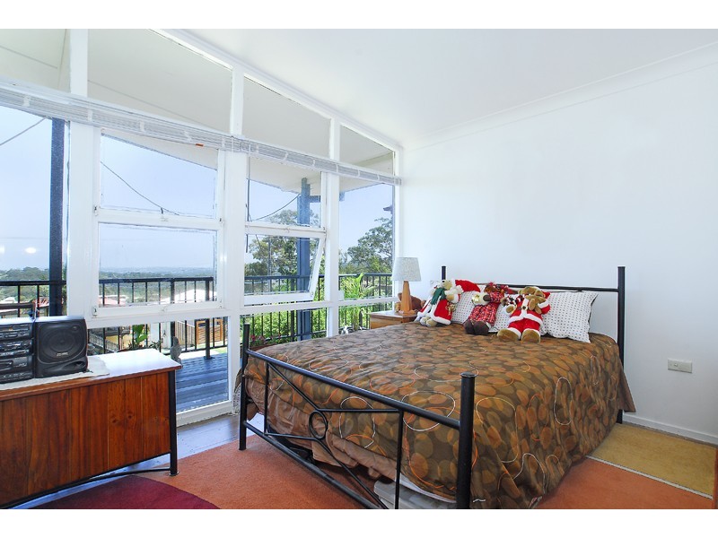 20 Valley View Rd, Bateau Bay NSW 2261