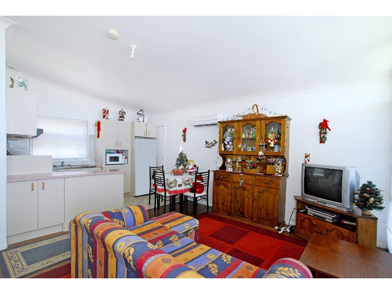 20 Valley View Rd, Bateau Bay NSW 2261