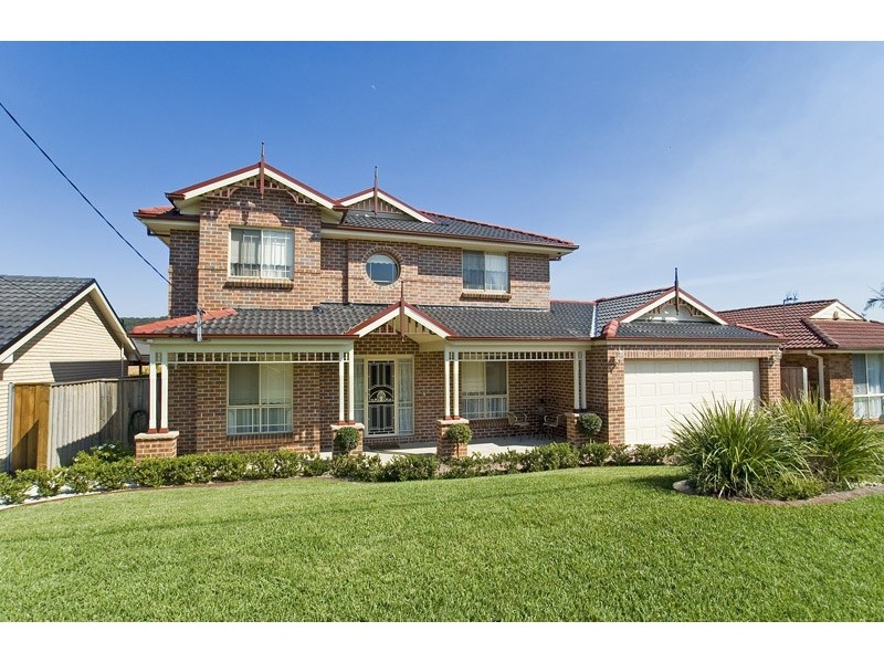 34 Alexander Cl, Bateau Bay NSW 2261