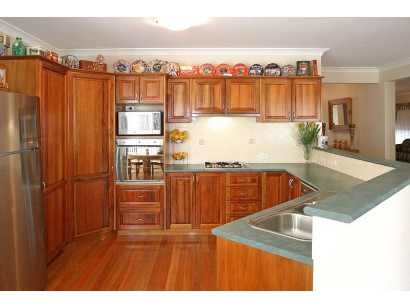 34 Alexander Cl, Bateau Bay NSW 2261