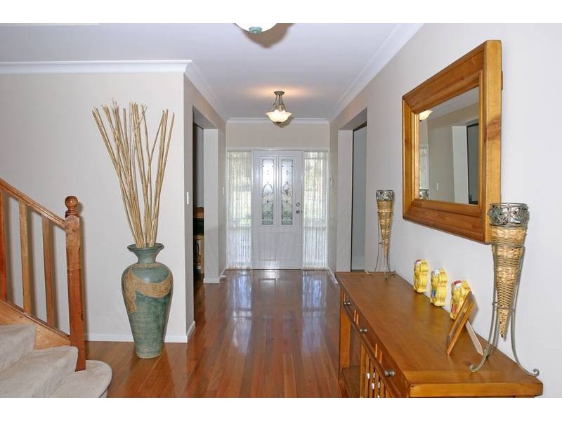 34 Alexander Cl, Bateau Bay NSW 2261