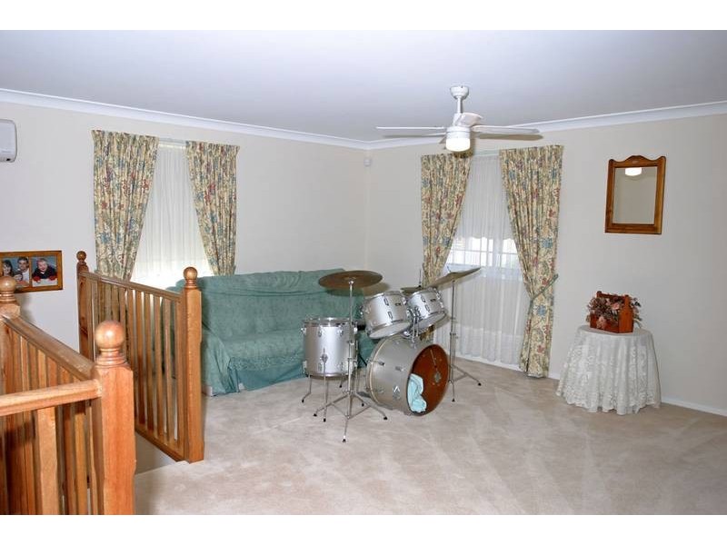 34 Alexander Cl, Bateau Bay NSW 2261