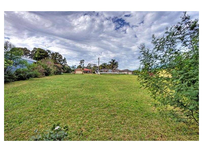76 Teragalin Drive, Chain Valley Bay NSW 2259