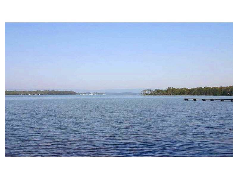 76 Teragalin Drive, Chain Valley Bay NSW 2259