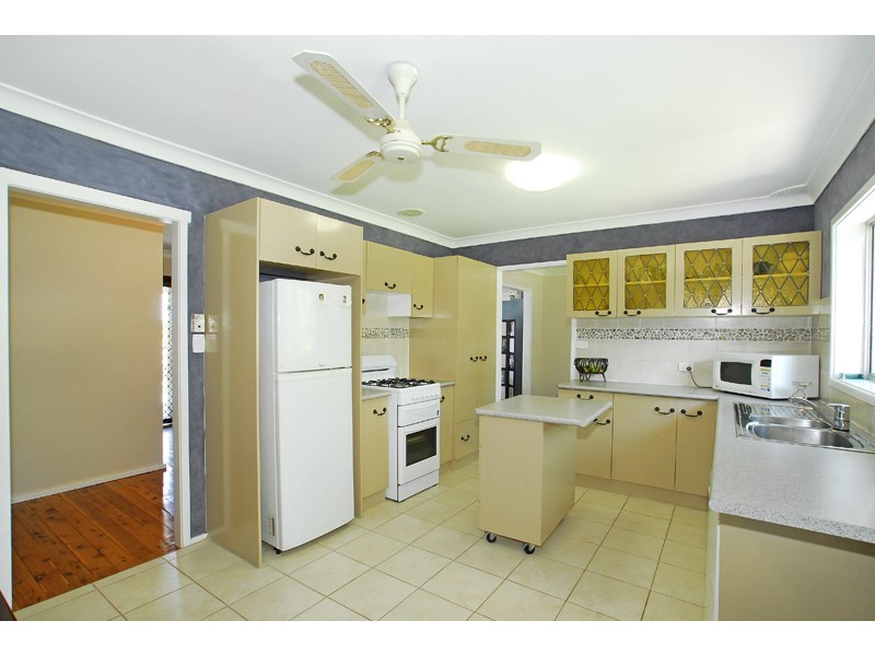 14 Hillcrest Avenue, Bateau Bay NSW 2261