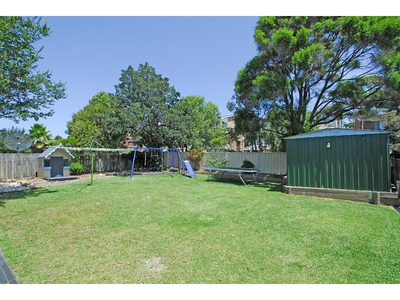 14 Hillcrest Avenue, Bateau Bay NSW 2261