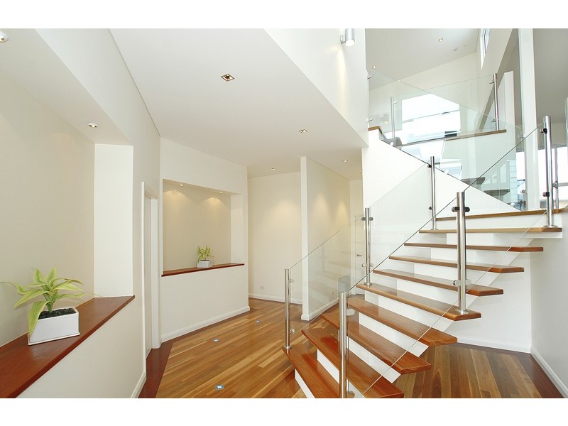 7 Bareena Ave, North Avoca NSW 2260