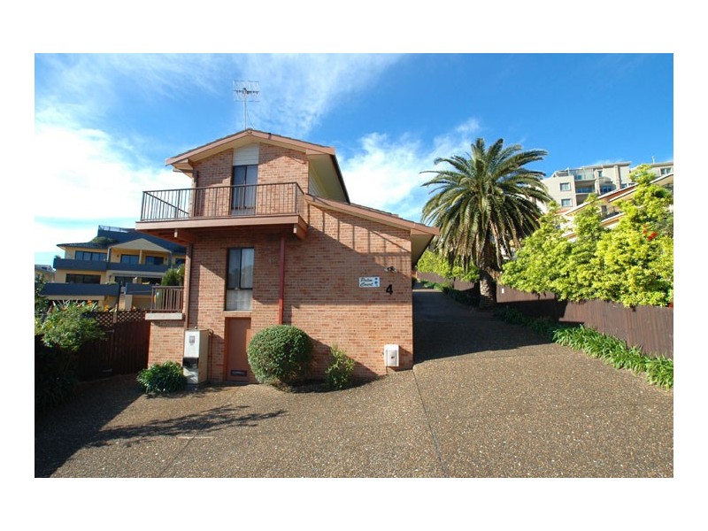 6/4 Maroomba Road, Terrigal NSW 2260