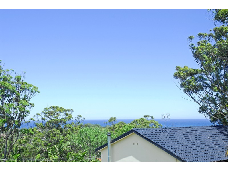 17 Beachcomber Pde, North Avoca NSW 2260