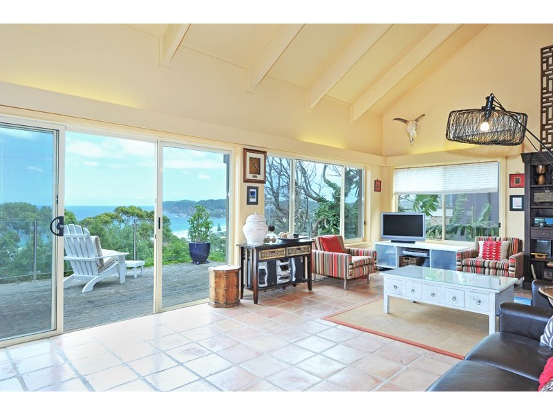 29 Table Top Road, North Avoca NSW 2260